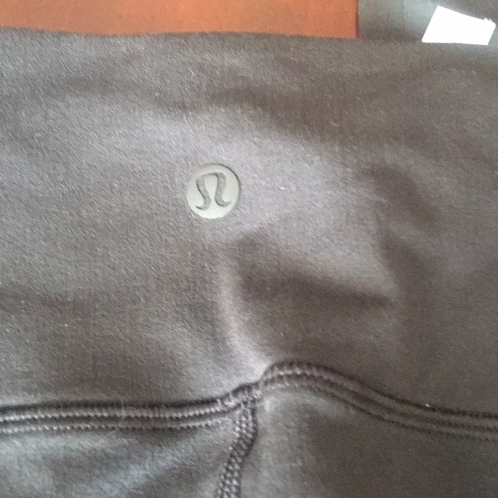Lululemon Laser Cut Legging pants - Picture 5 of 7